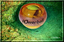Powerball in tijdens grot onderzoek.